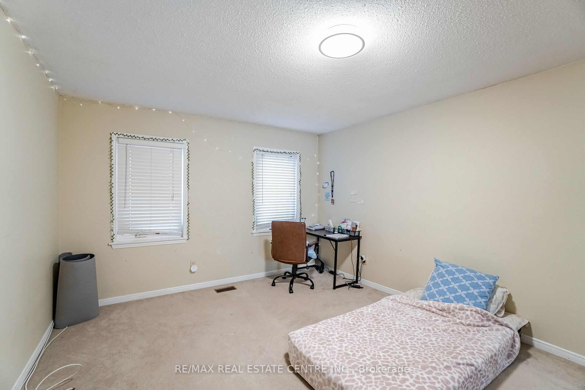 21 Nottingham Cres