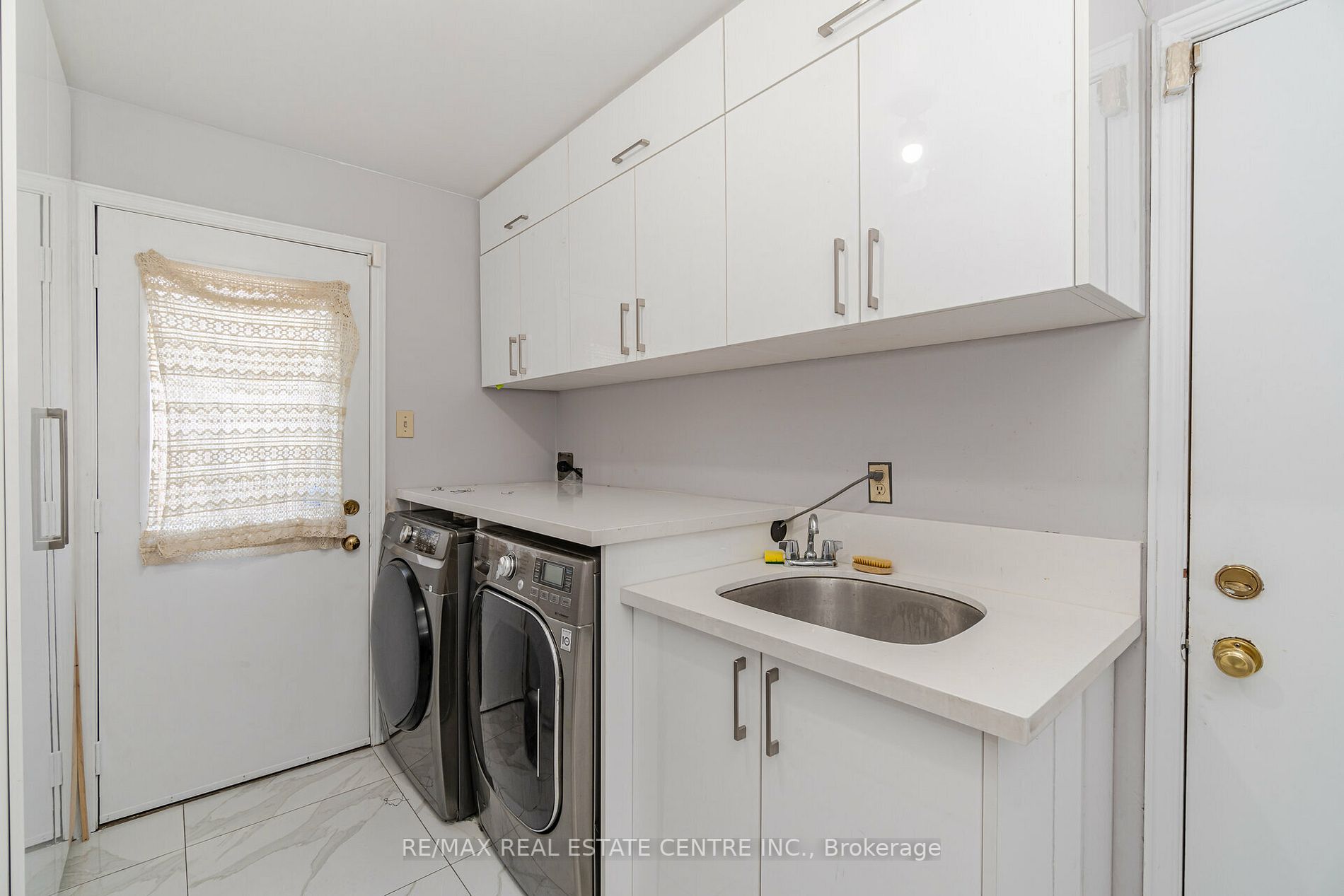 21 Nottingham Cres