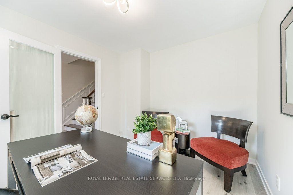 2113 Agincourt Cres