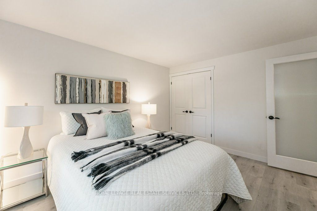 2113 Agincourt Cres