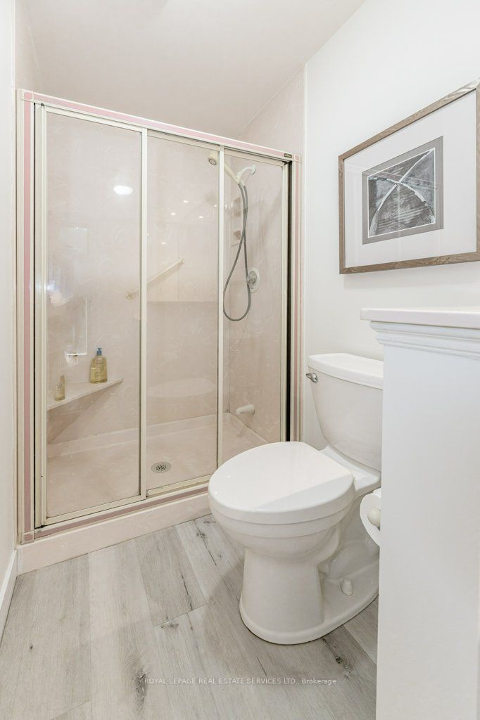 2113 Agincourt Cres