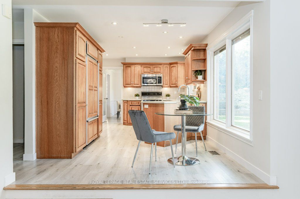 2113 Agincourt Cres