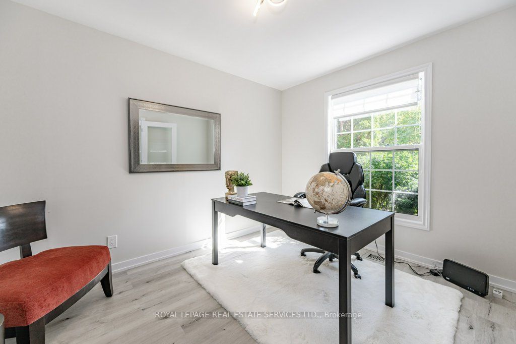 2113 Agincourt Cres