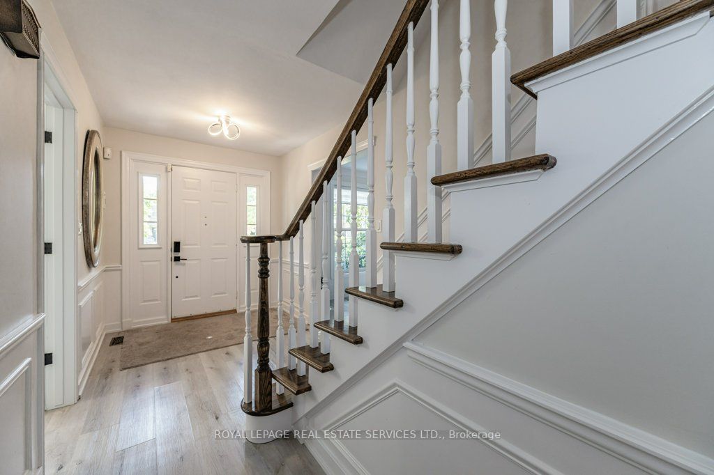 2113 Agincourt Cres