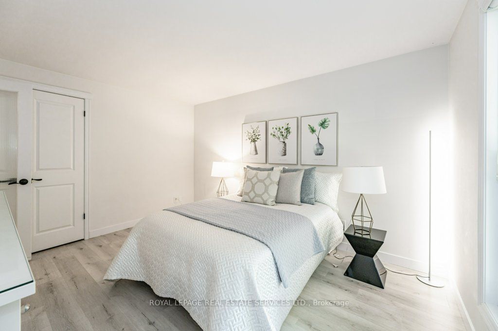 2113 Agincourt Cres