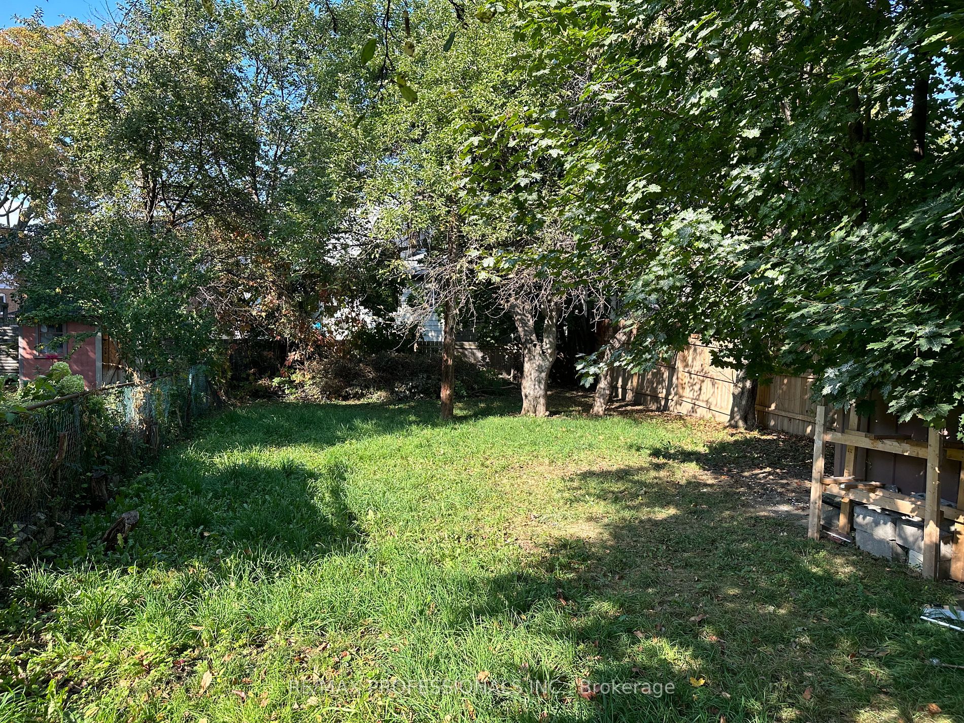34 Dixon Rd