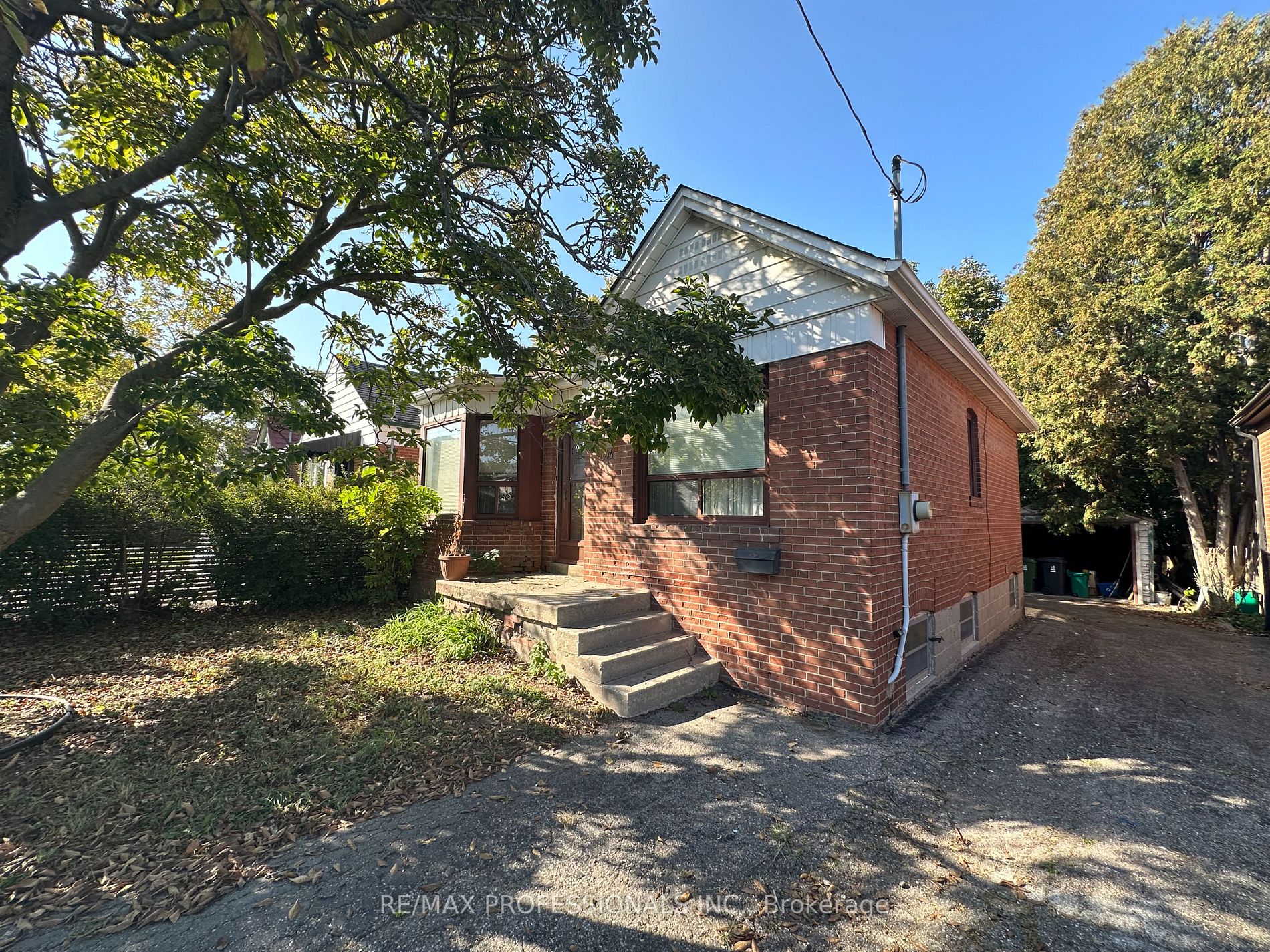 34 Dixon Rd