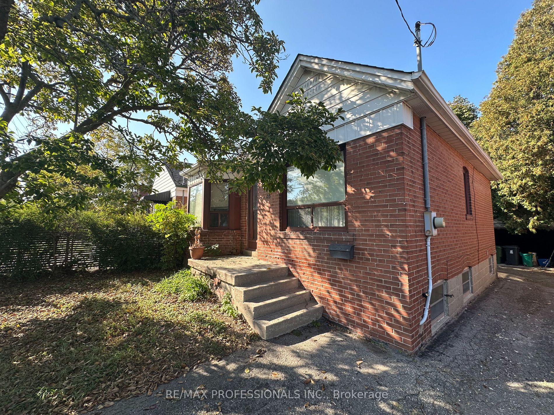 34 Dixon Rd