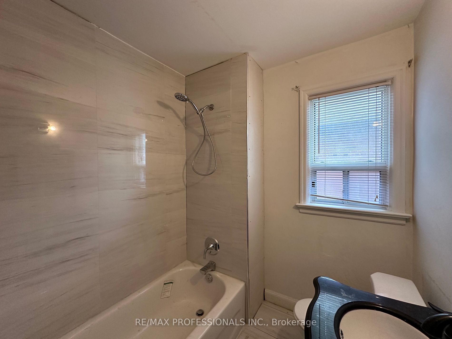 34 Dixon Rd