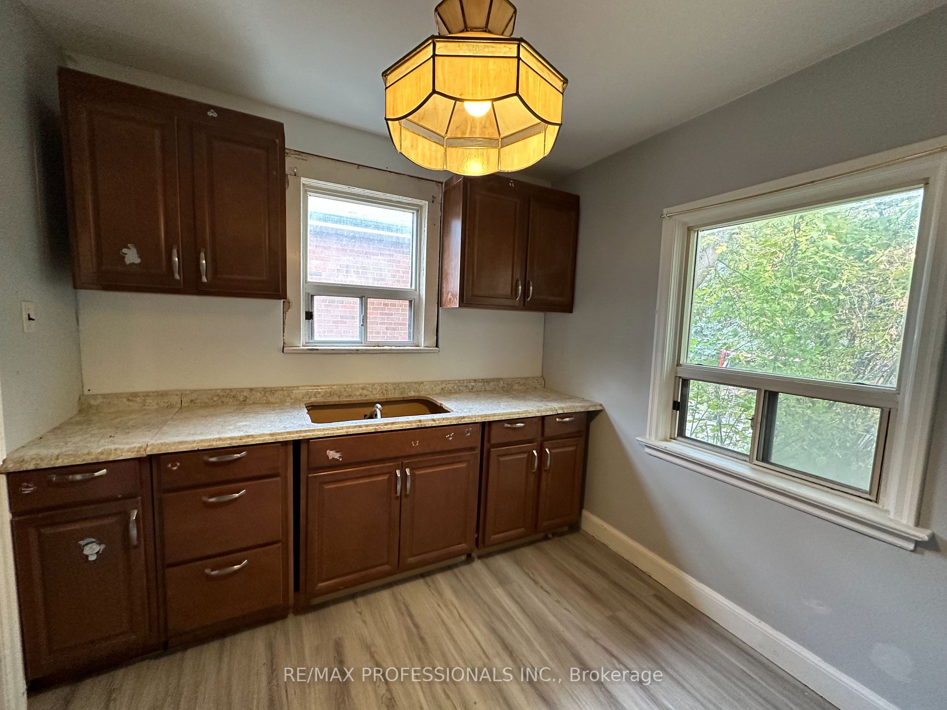 34 Dixon Rd