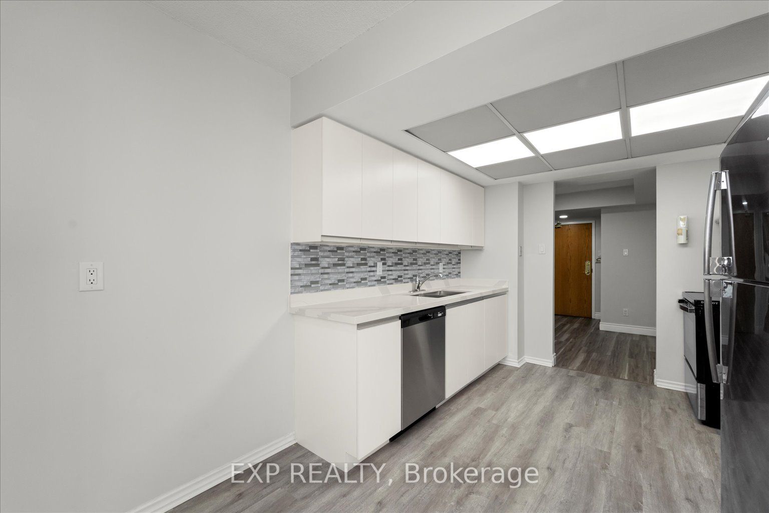 320 Mill St S, #910