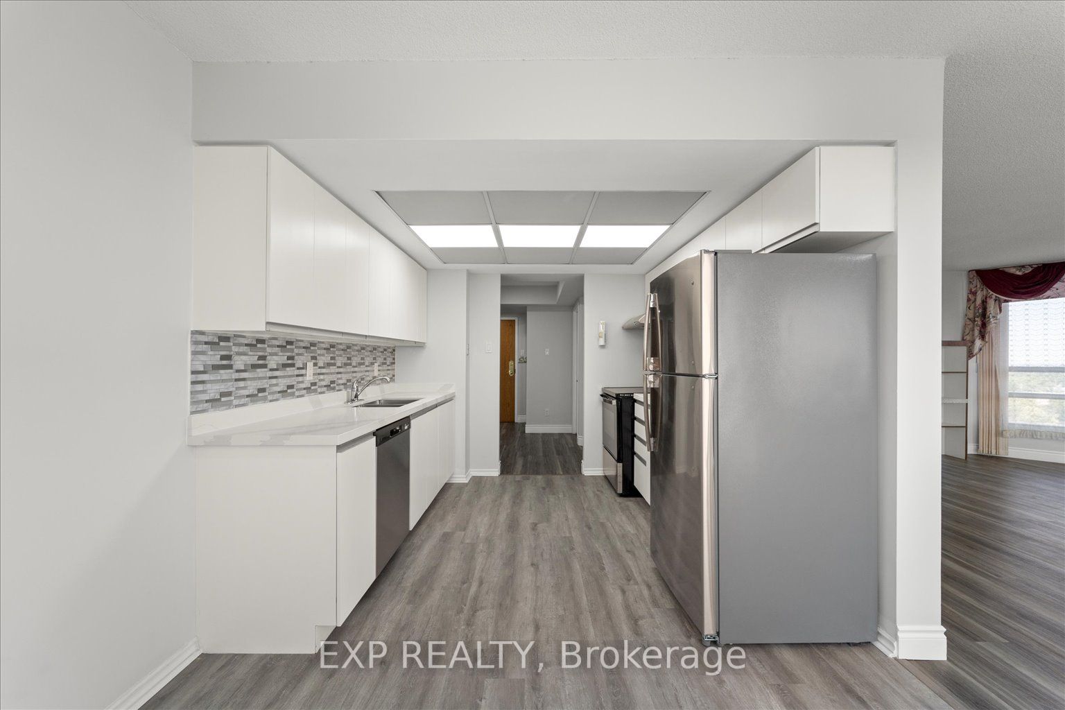 320 Mill St S, #910