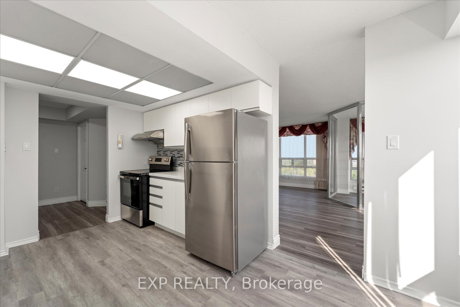 320 Mill St S, #910