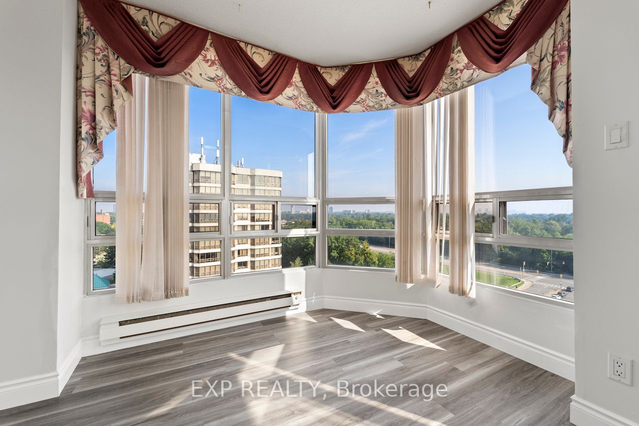 320 Mill St S, #910