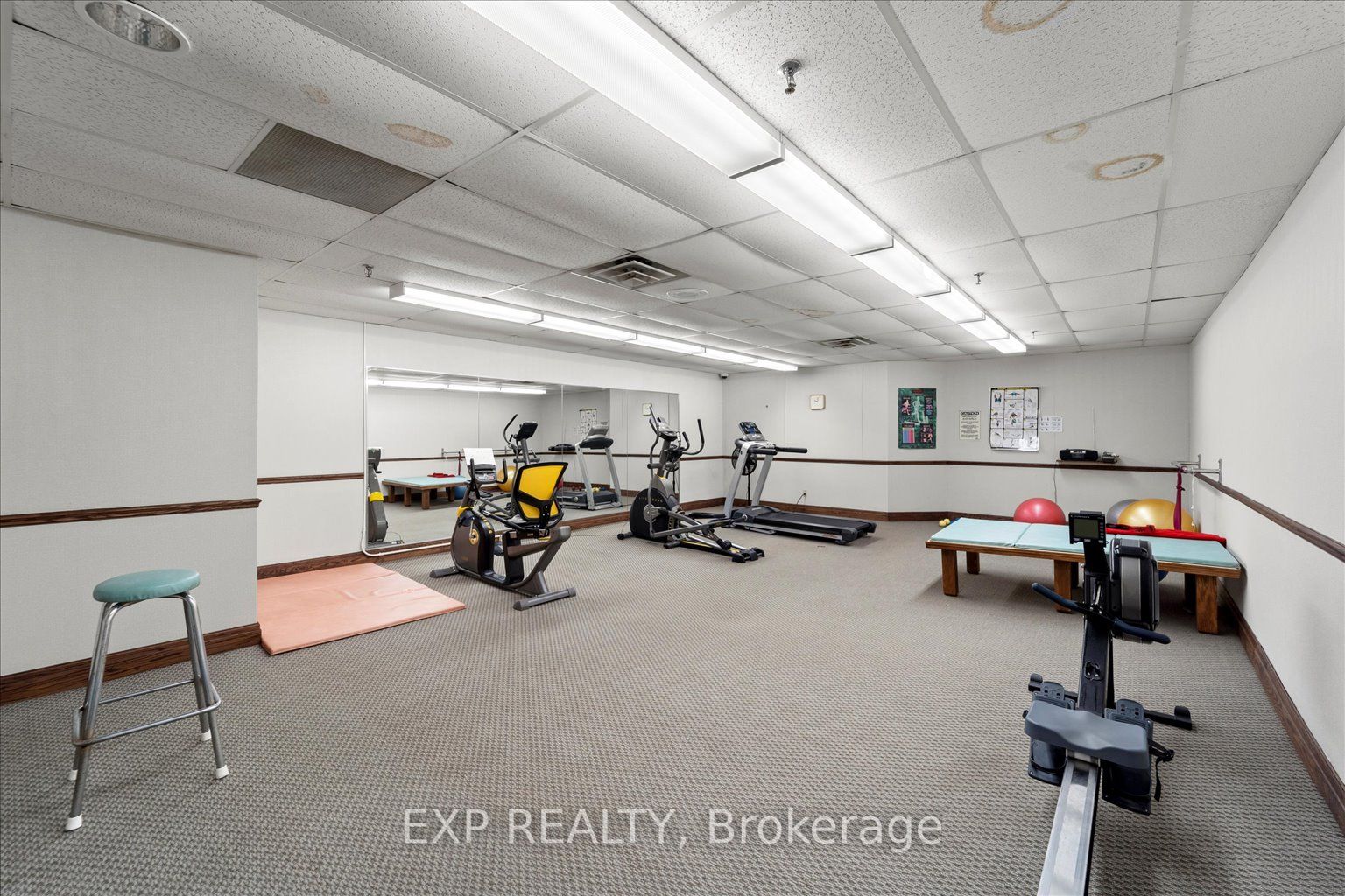 320 Mill St S, #910