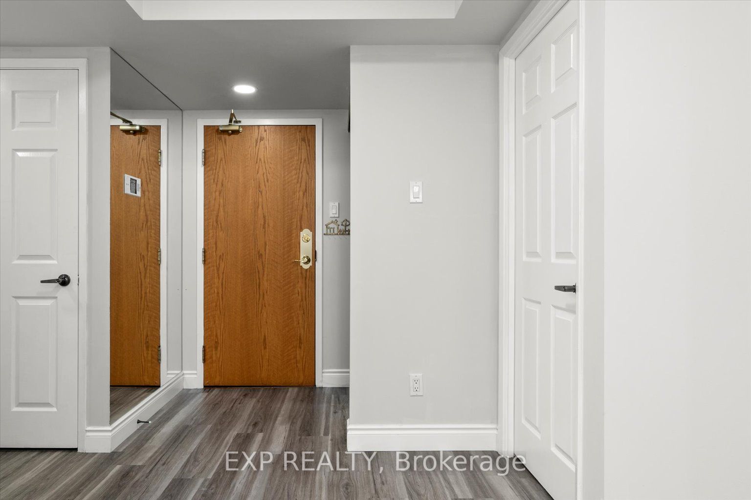 320 Mill St S, #910