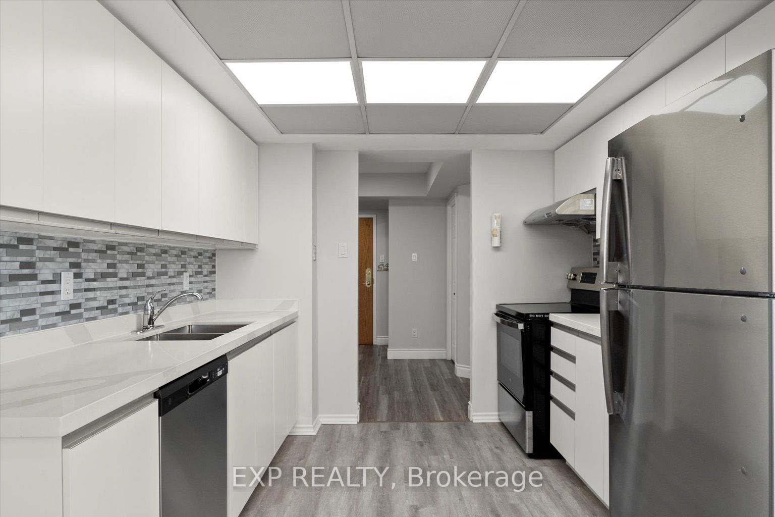 320 Mill St S, #910