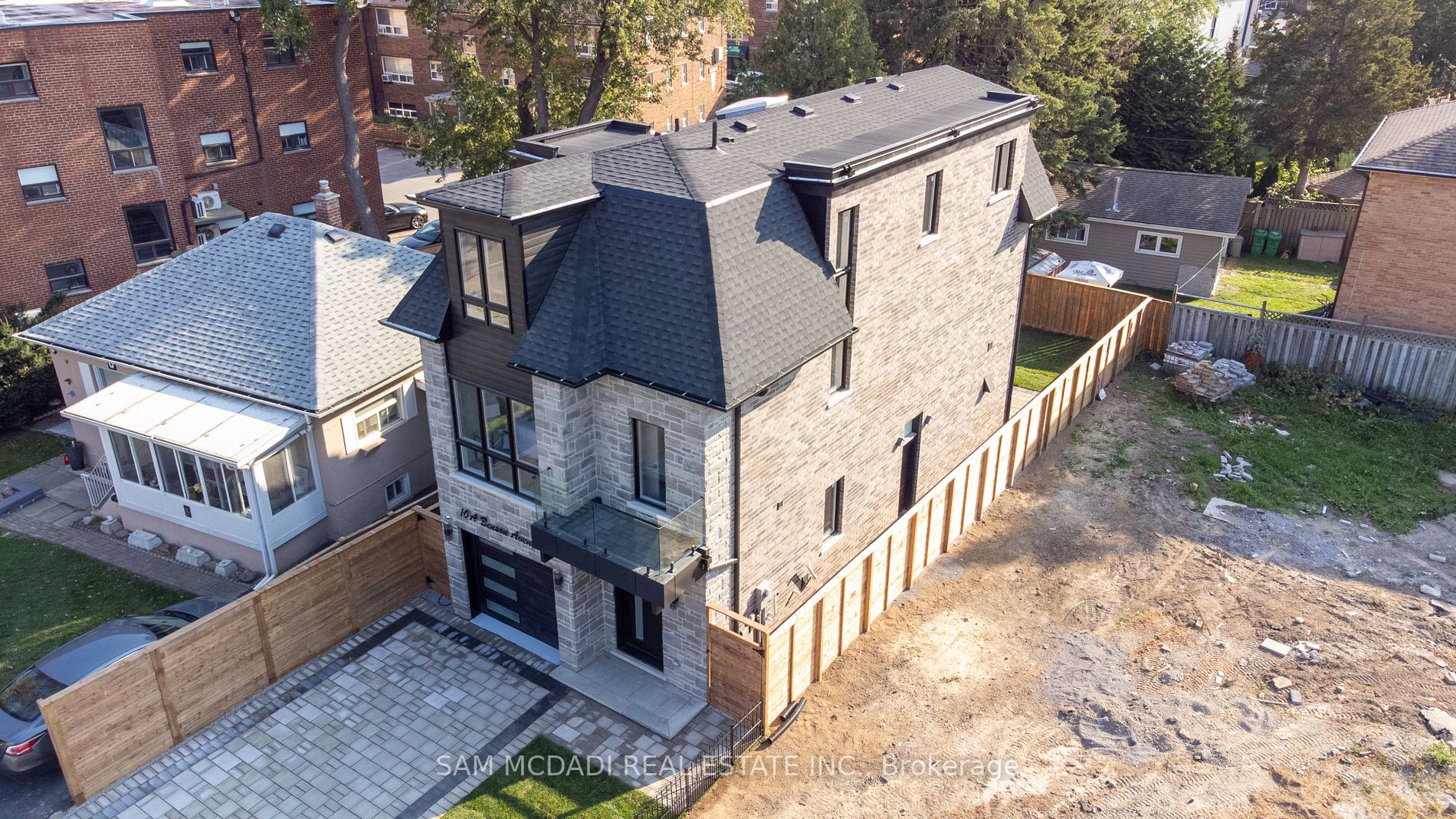 10 Benson Ave W