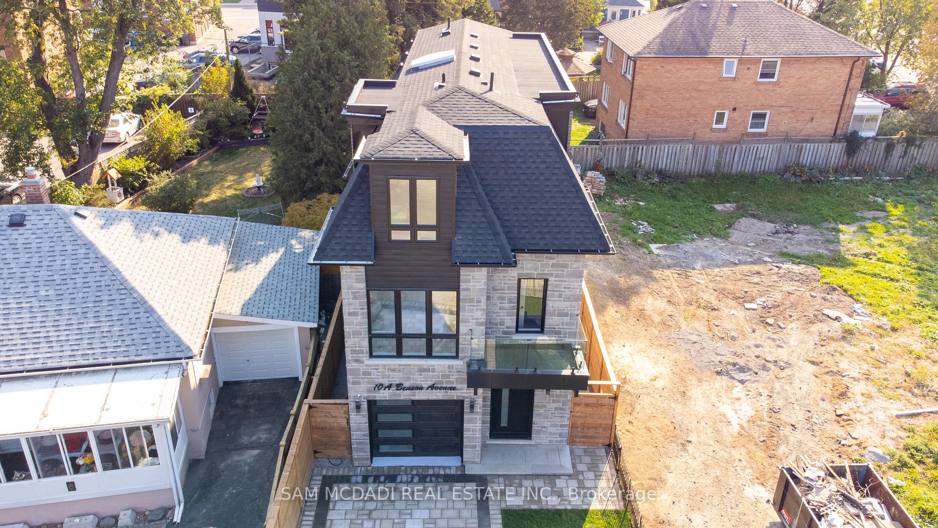 10 Benson Ave W