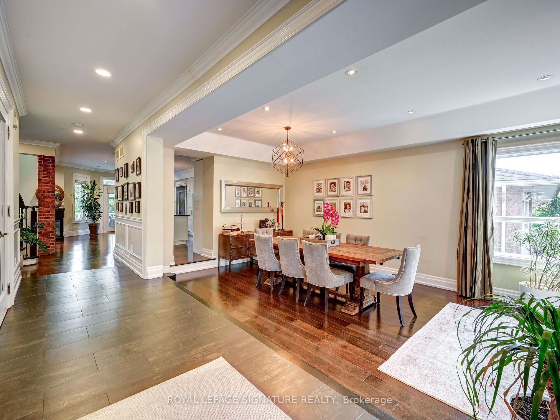 762 Duchess Dr