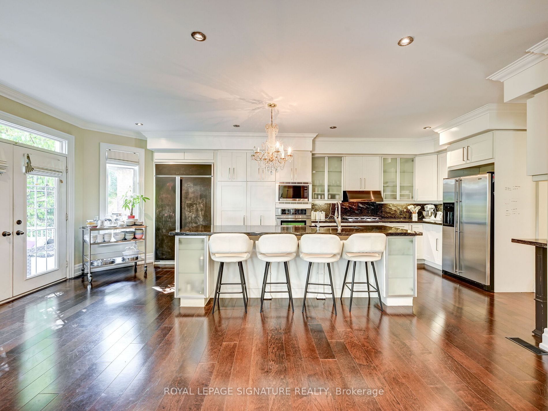 762 Duchess Dr