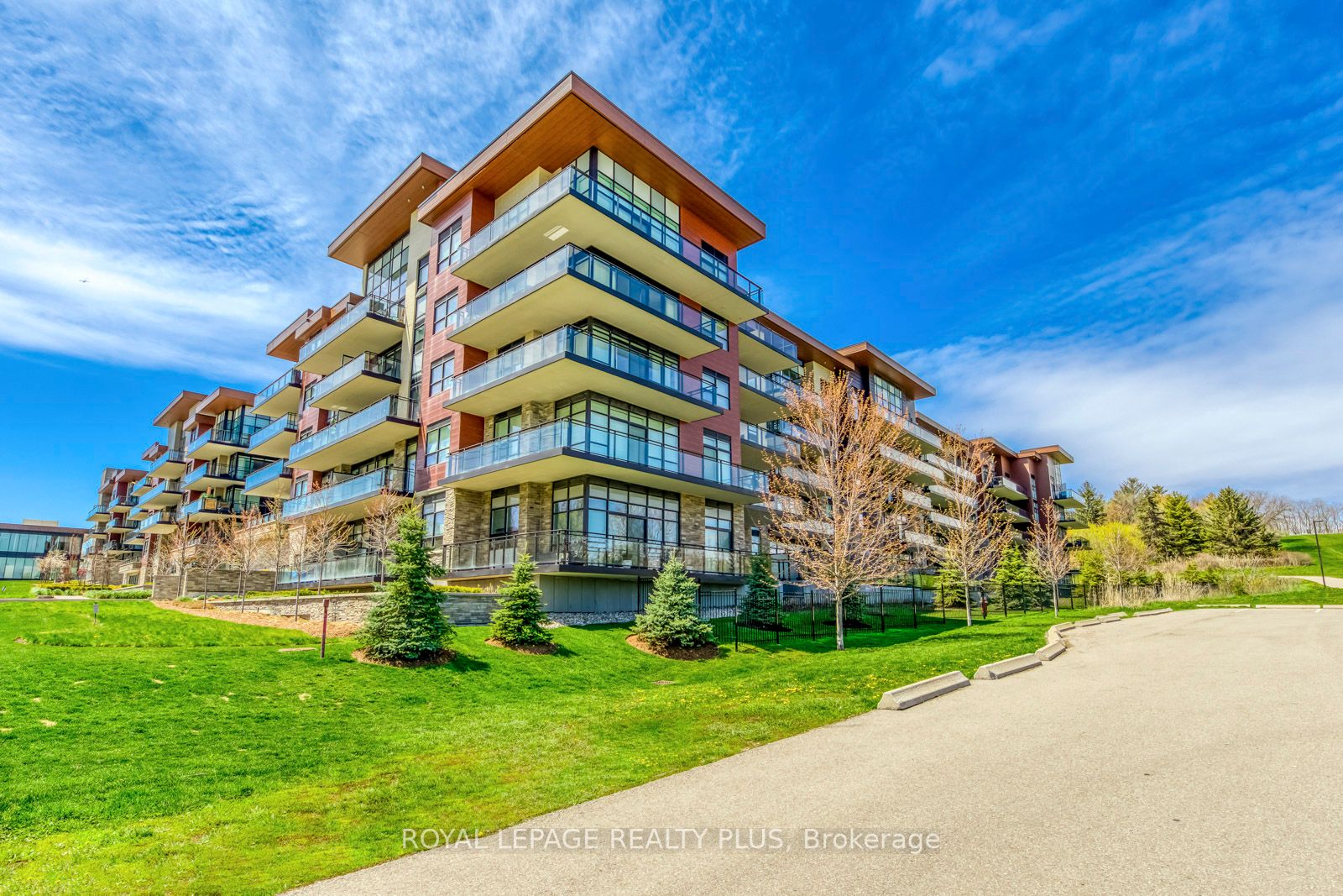 1575 Lakeshore Rd W, #146