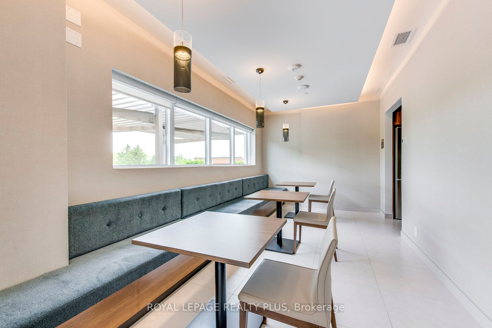 1575 Lakeshore Rd W, #146
