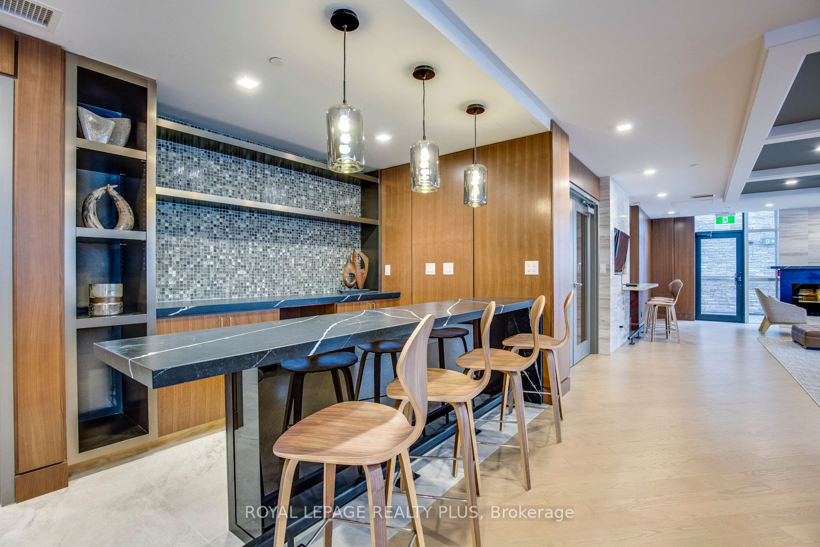 1575 Lakeshore Rd W, #146