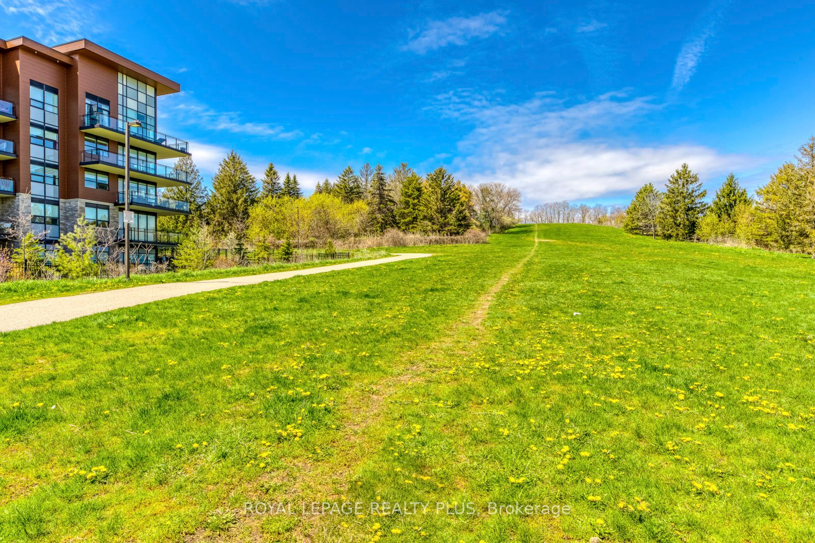 1575 Lakeshore Rd W, #146