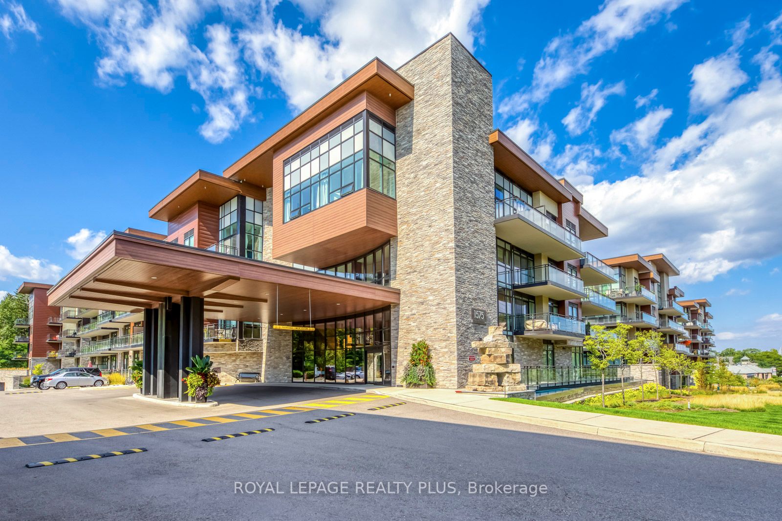 1575 Lakeshore Rd W, #146