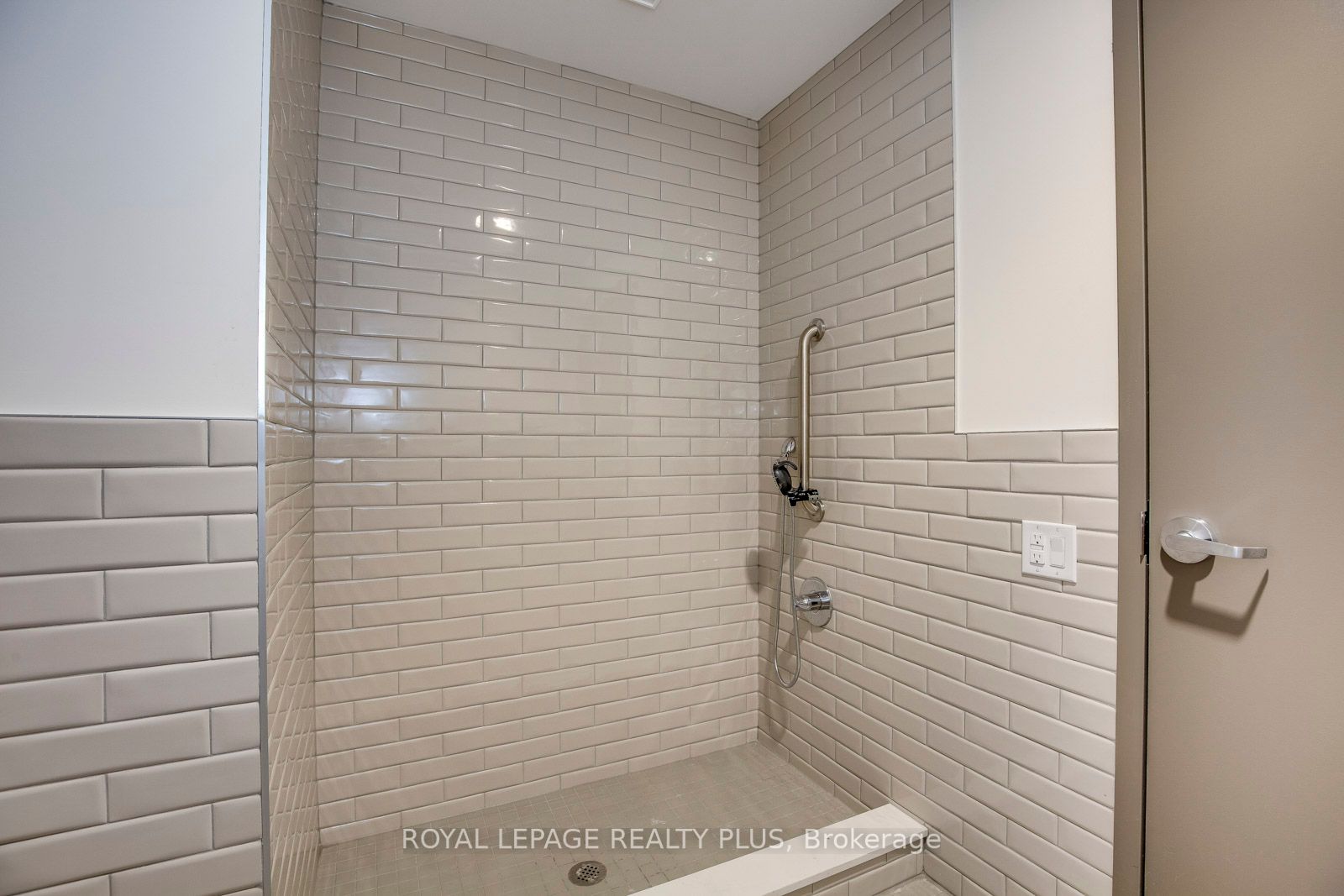 1575 Lakeshore Rd W, #146