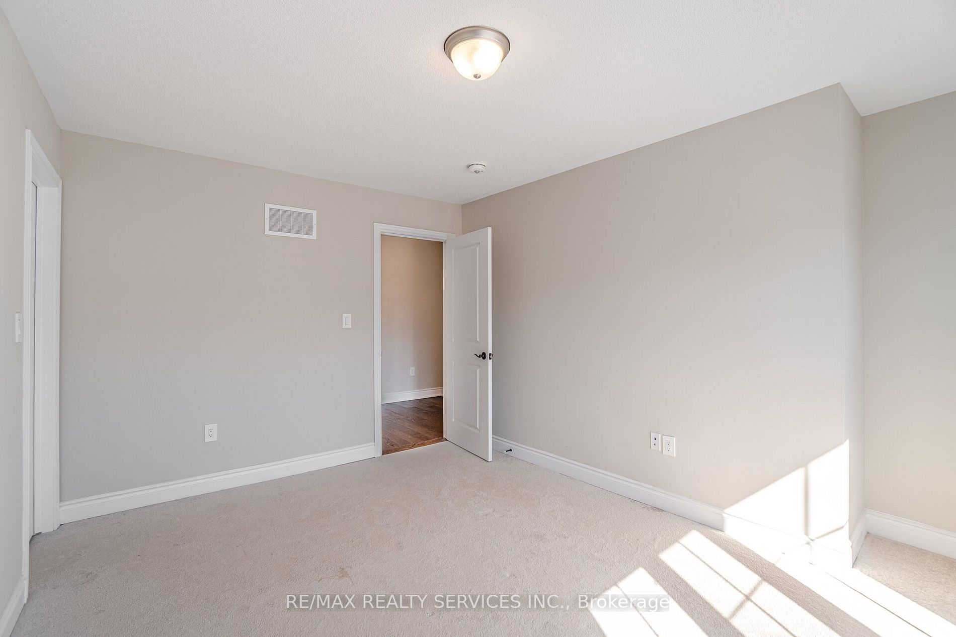 38 Kambalda Rd