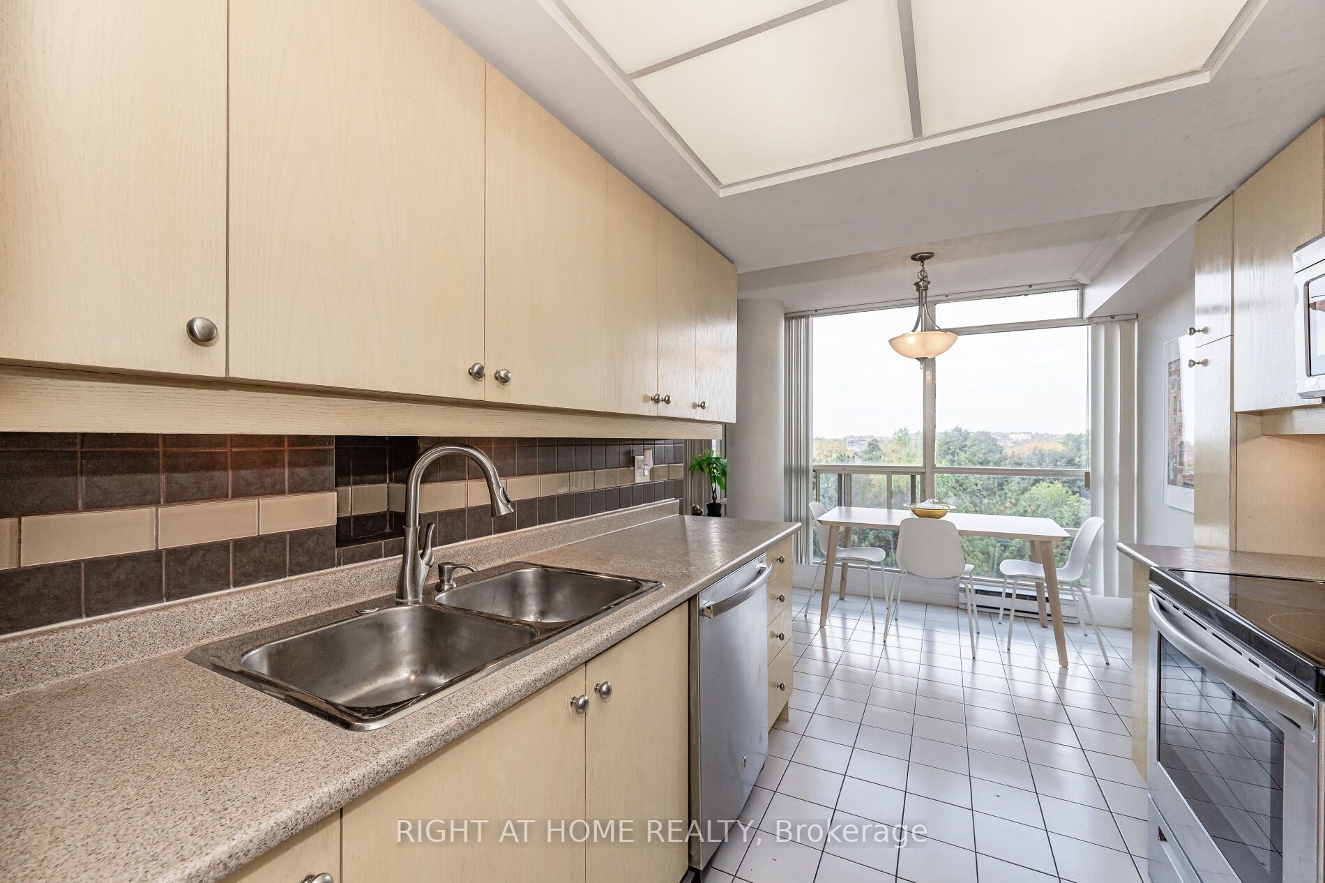 45 Kingsbridge Garden Circle, #503