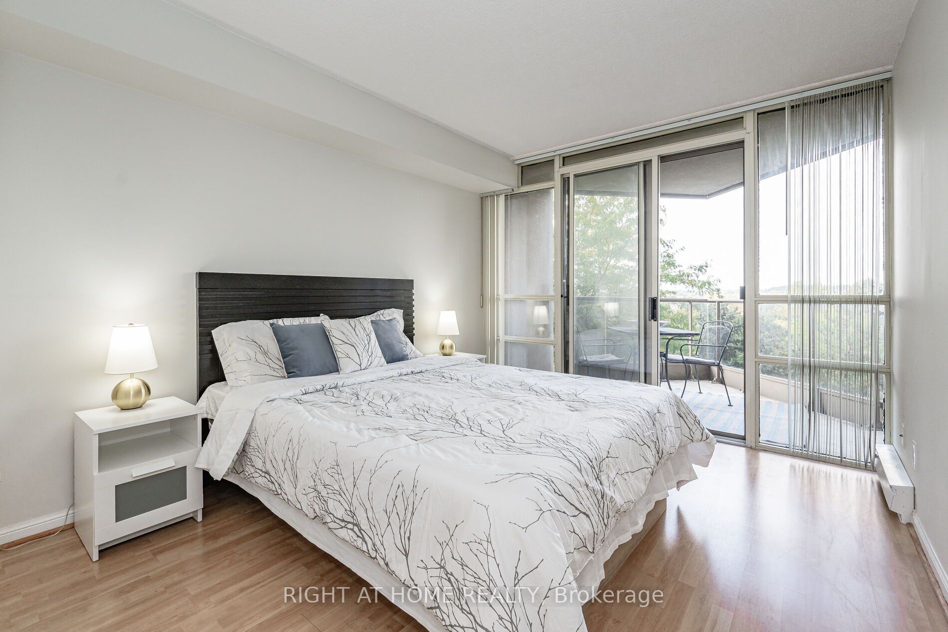 45 Kingsbridge Garden Circle, #503