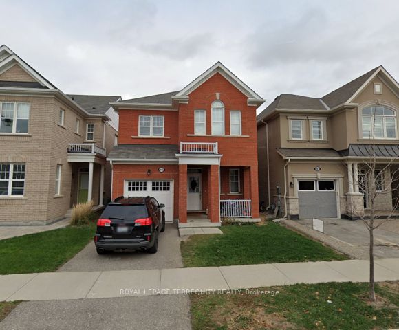 903 Penson Cres