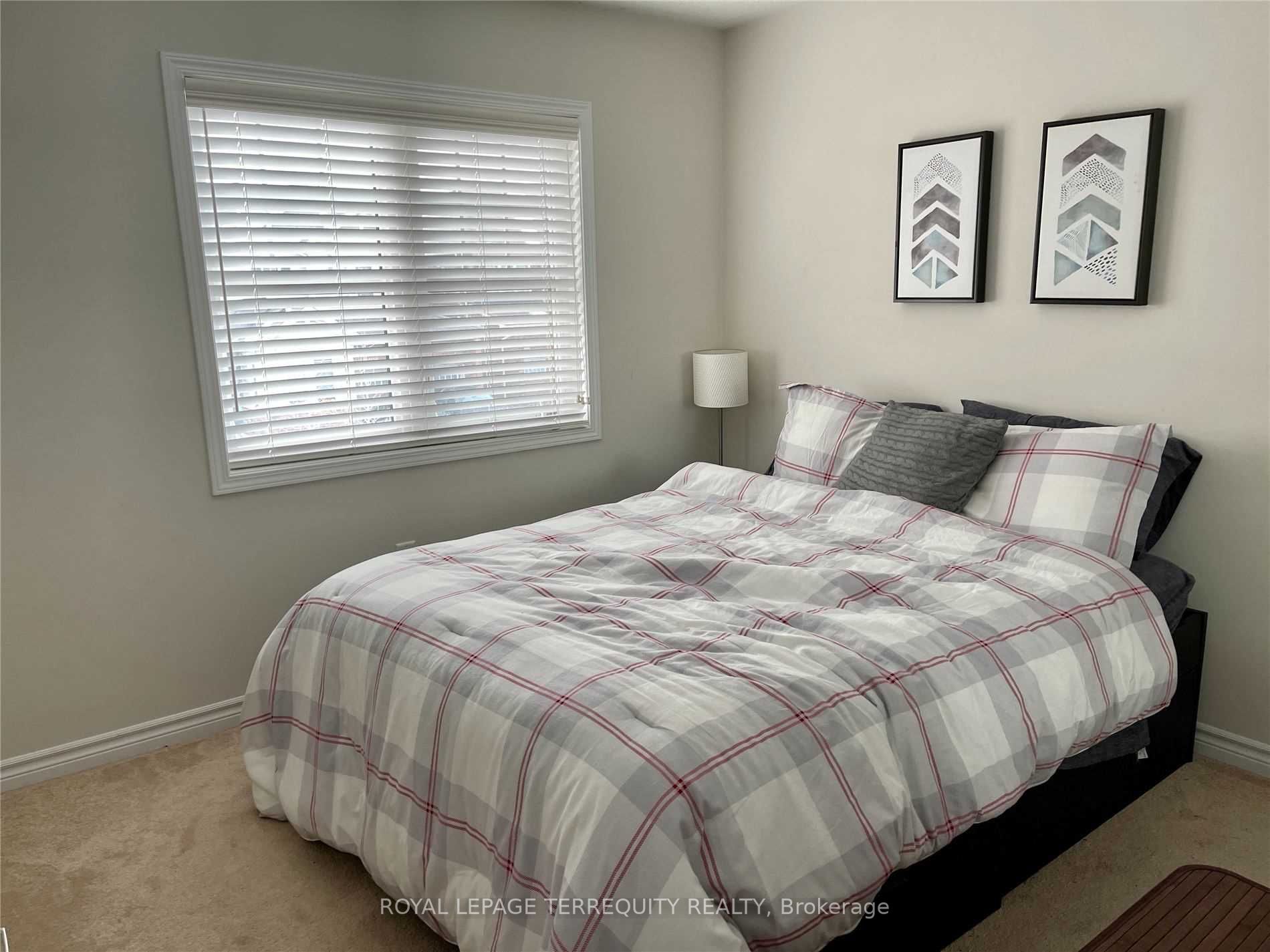 903 Penson Cres