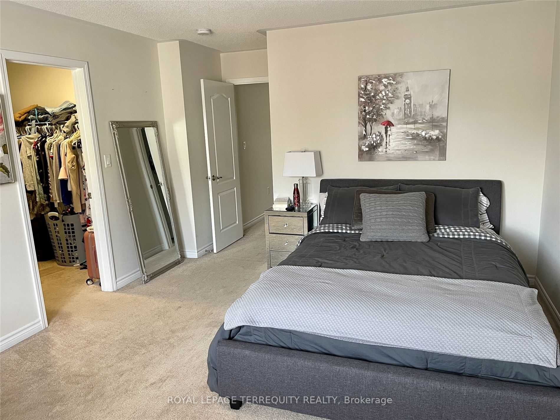 903 Penson Cres