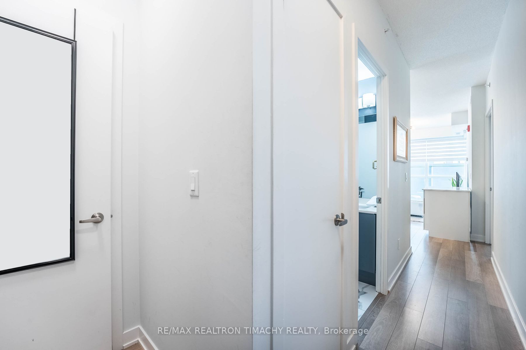 5260 Dundas Street, #C307