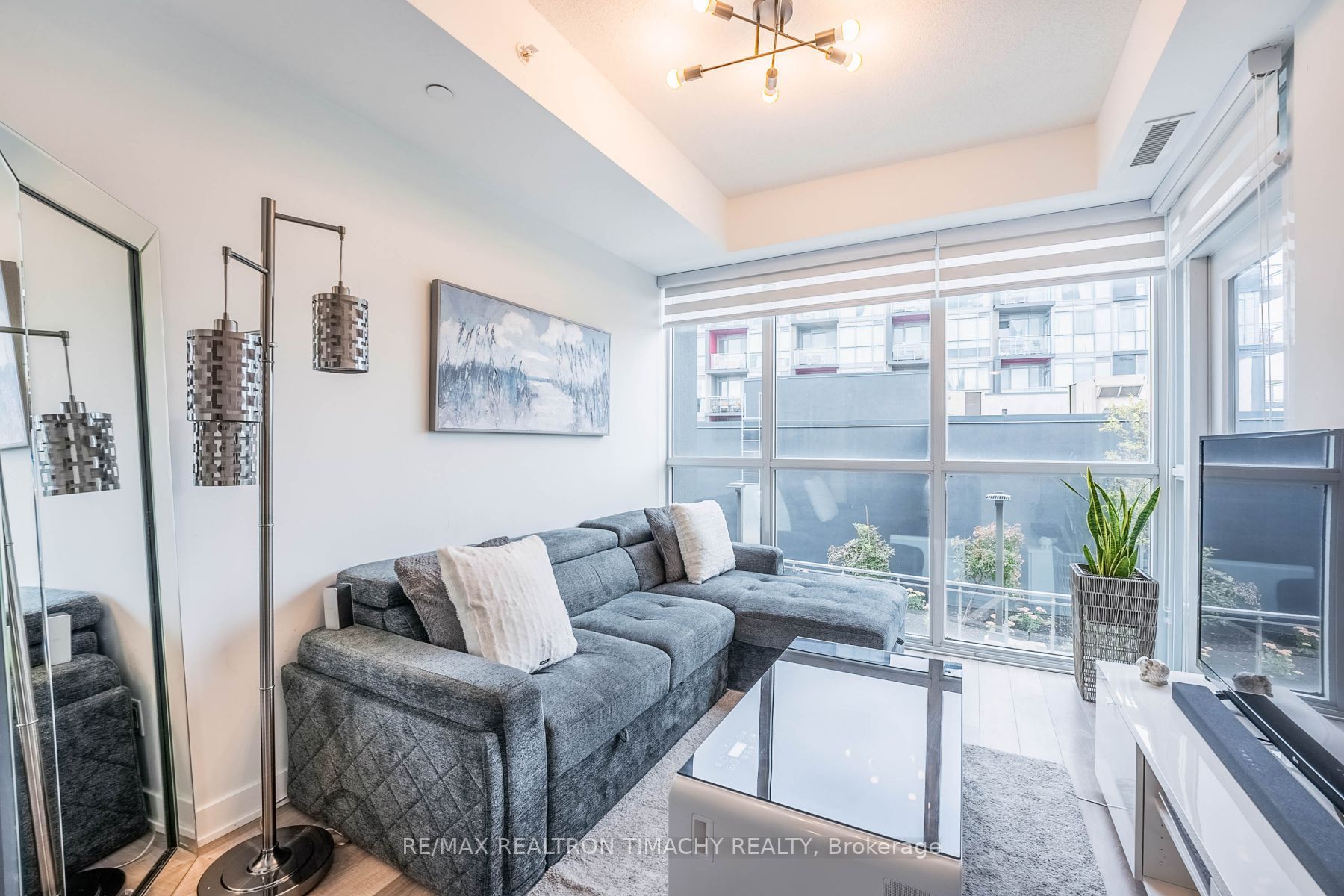 5260 Dundas Street, #C307