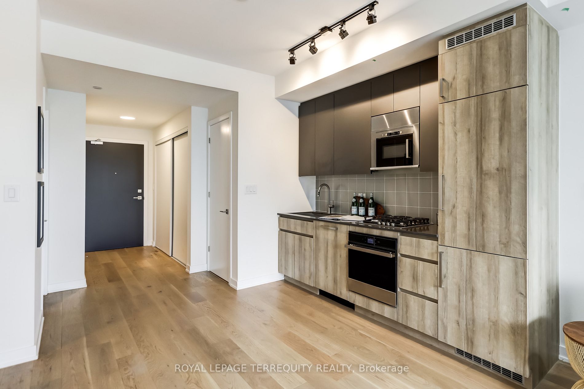 430 Roncesvalles Ave, #515