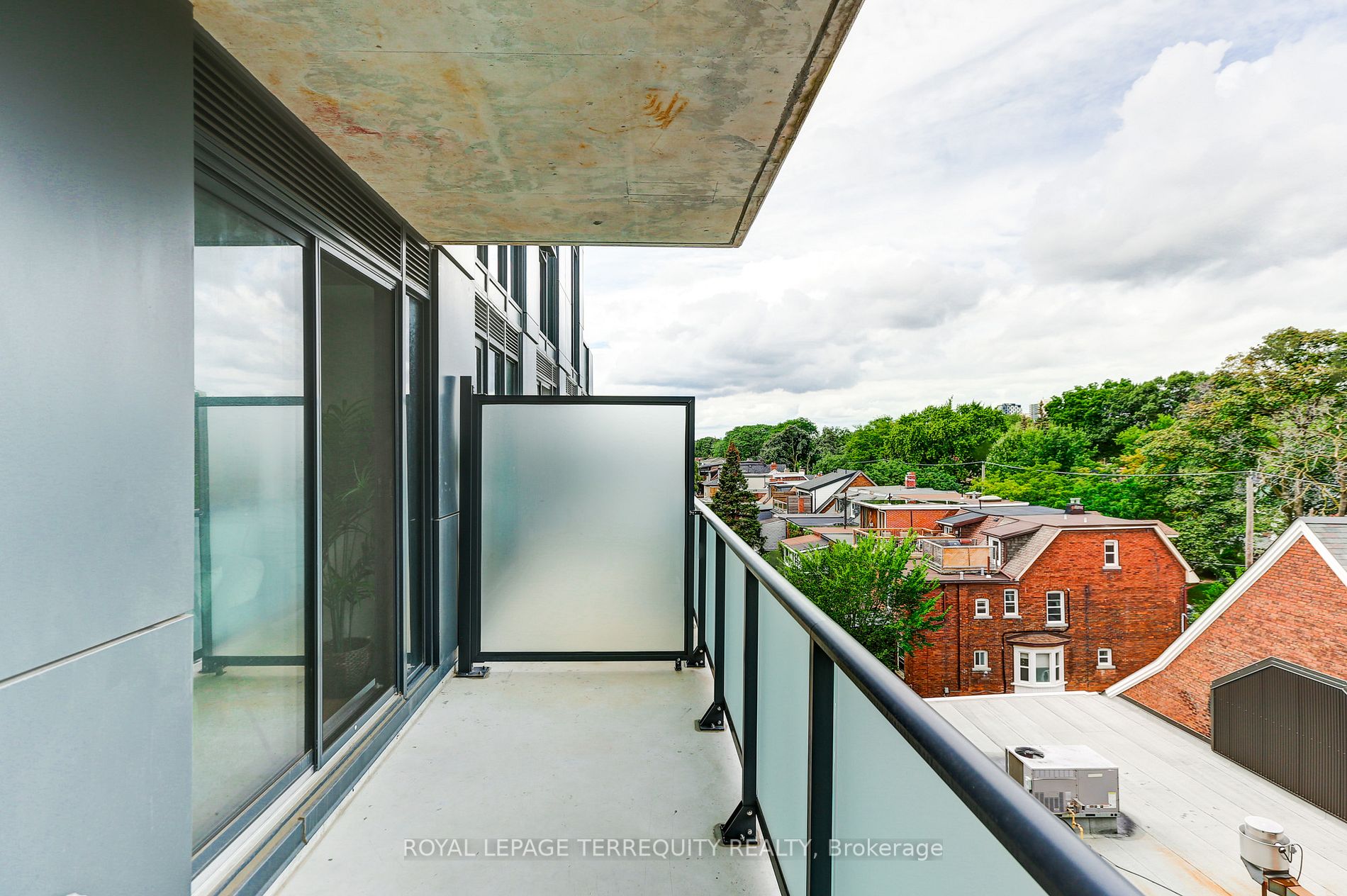 430 Roncesvalles Ave, #515