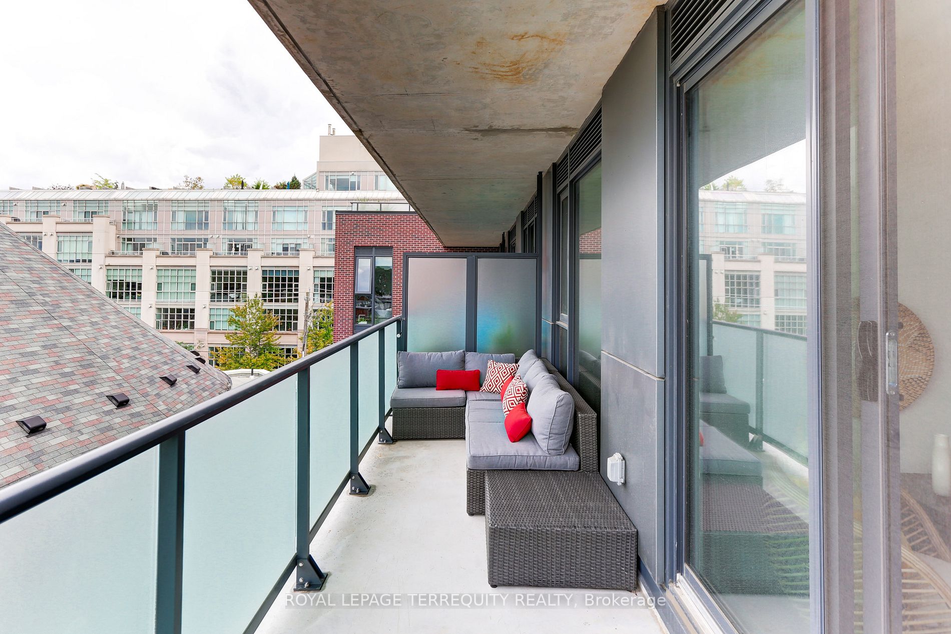 430 Roncesvalles Ave, #515