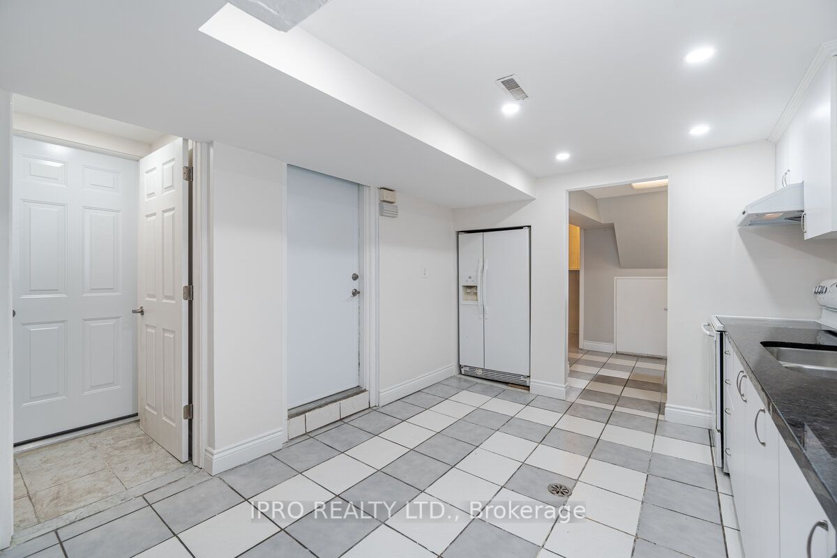 3583 Ellengale Drive, #Bsmt