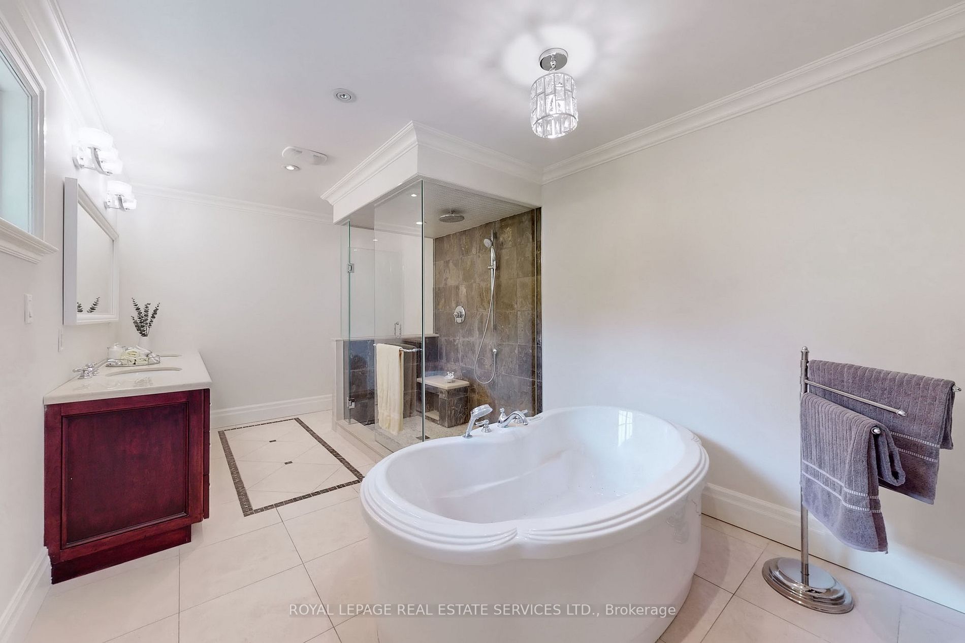 86 Elizabeth St S