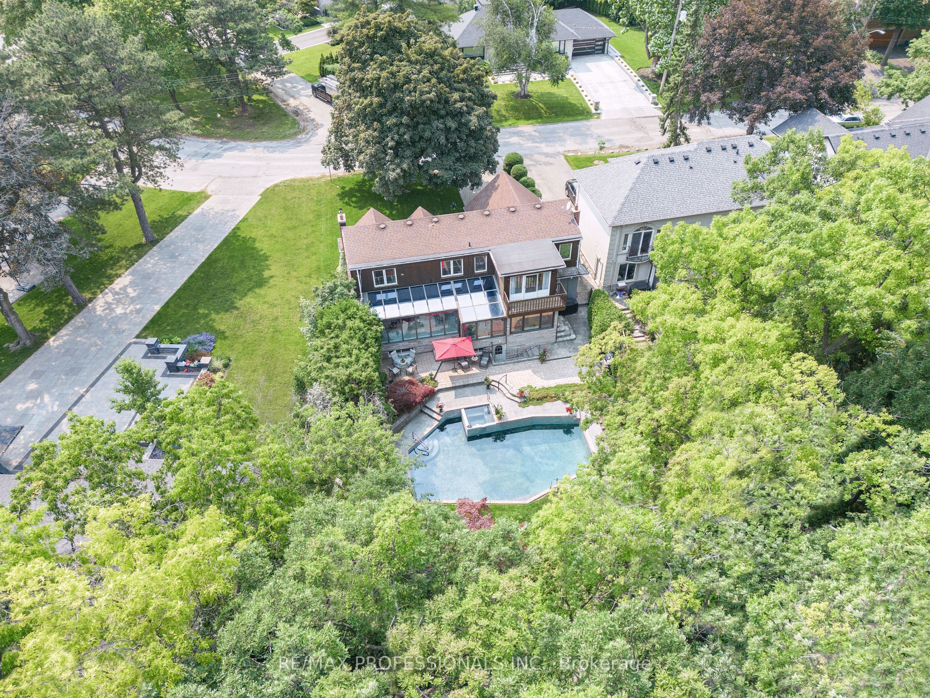 9 Hilldowntree Rd