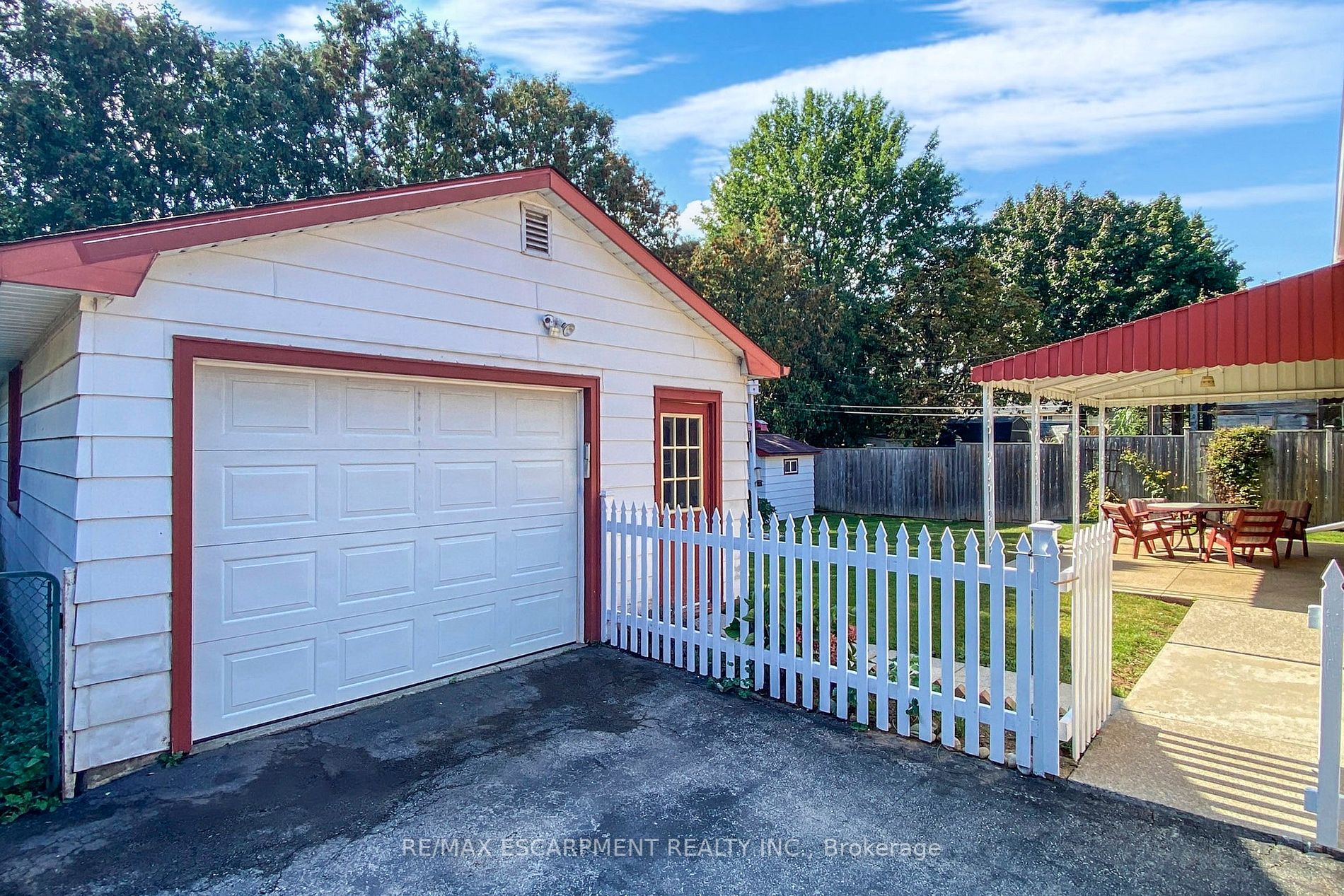 284 Foxbar Rd