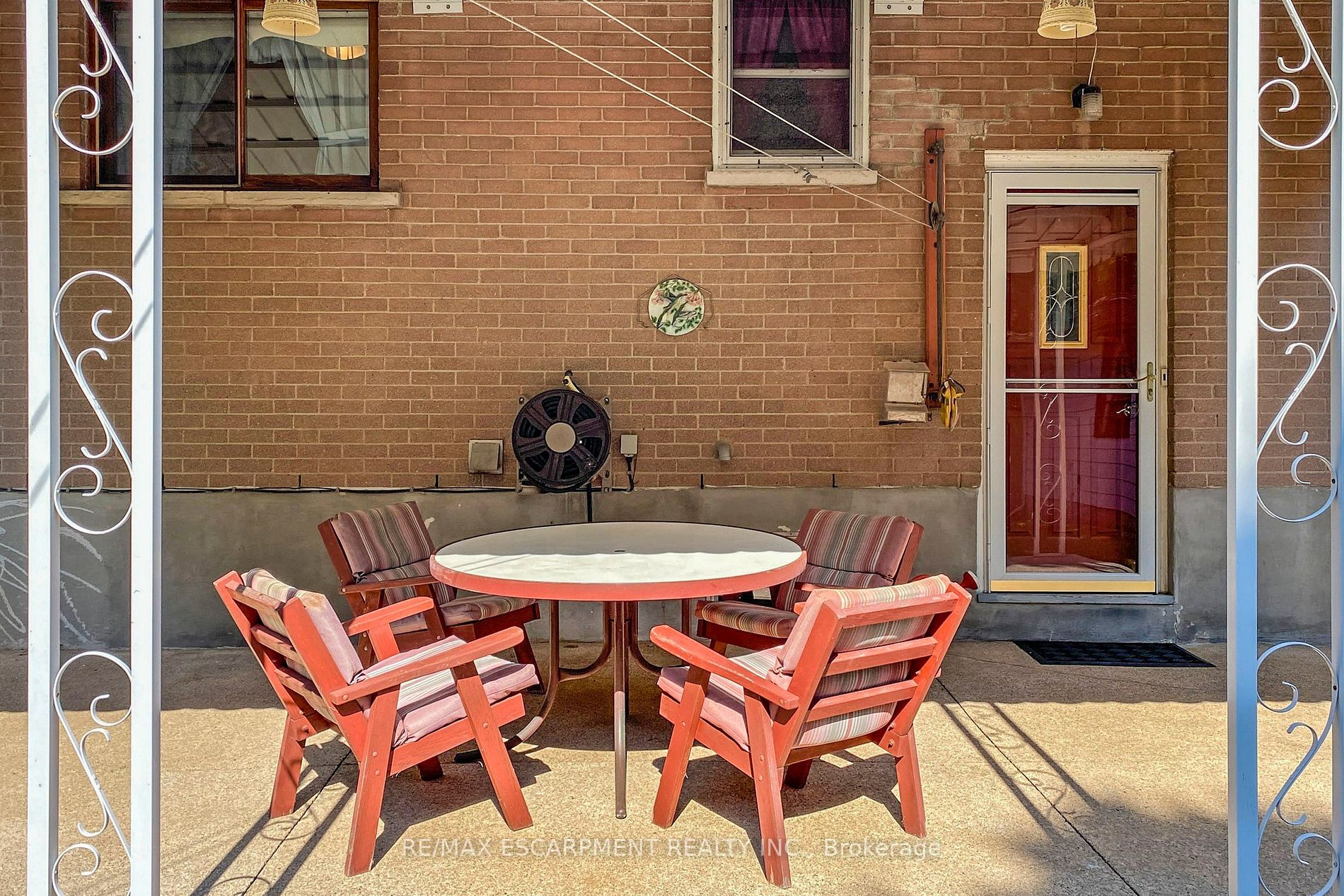 284 Foxbar Rd