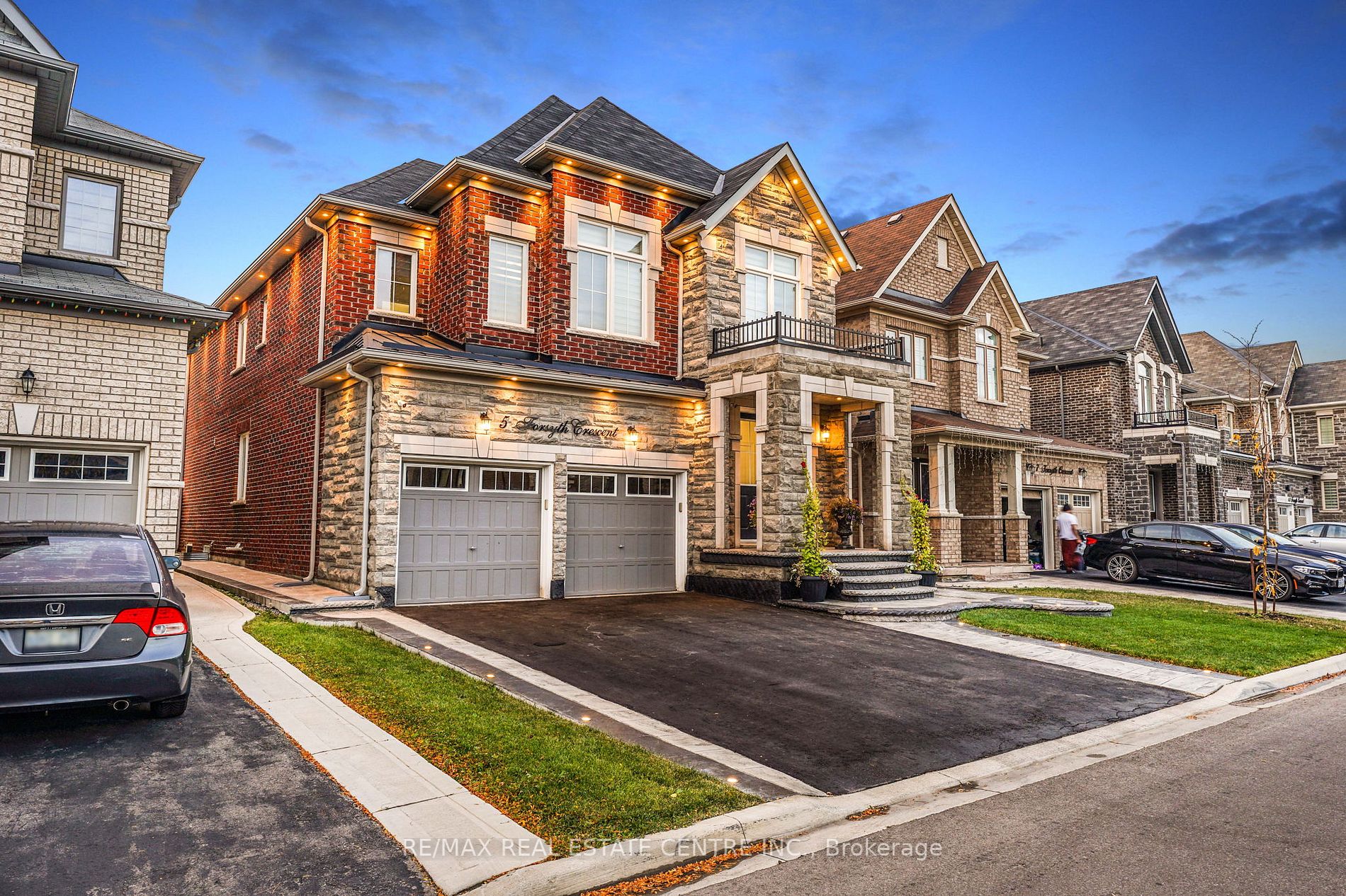 5 Forsyth Cres E