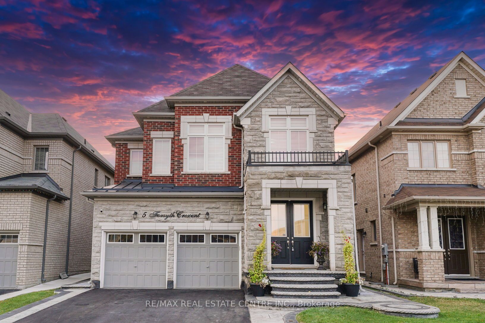 5 Forsyth Cres E