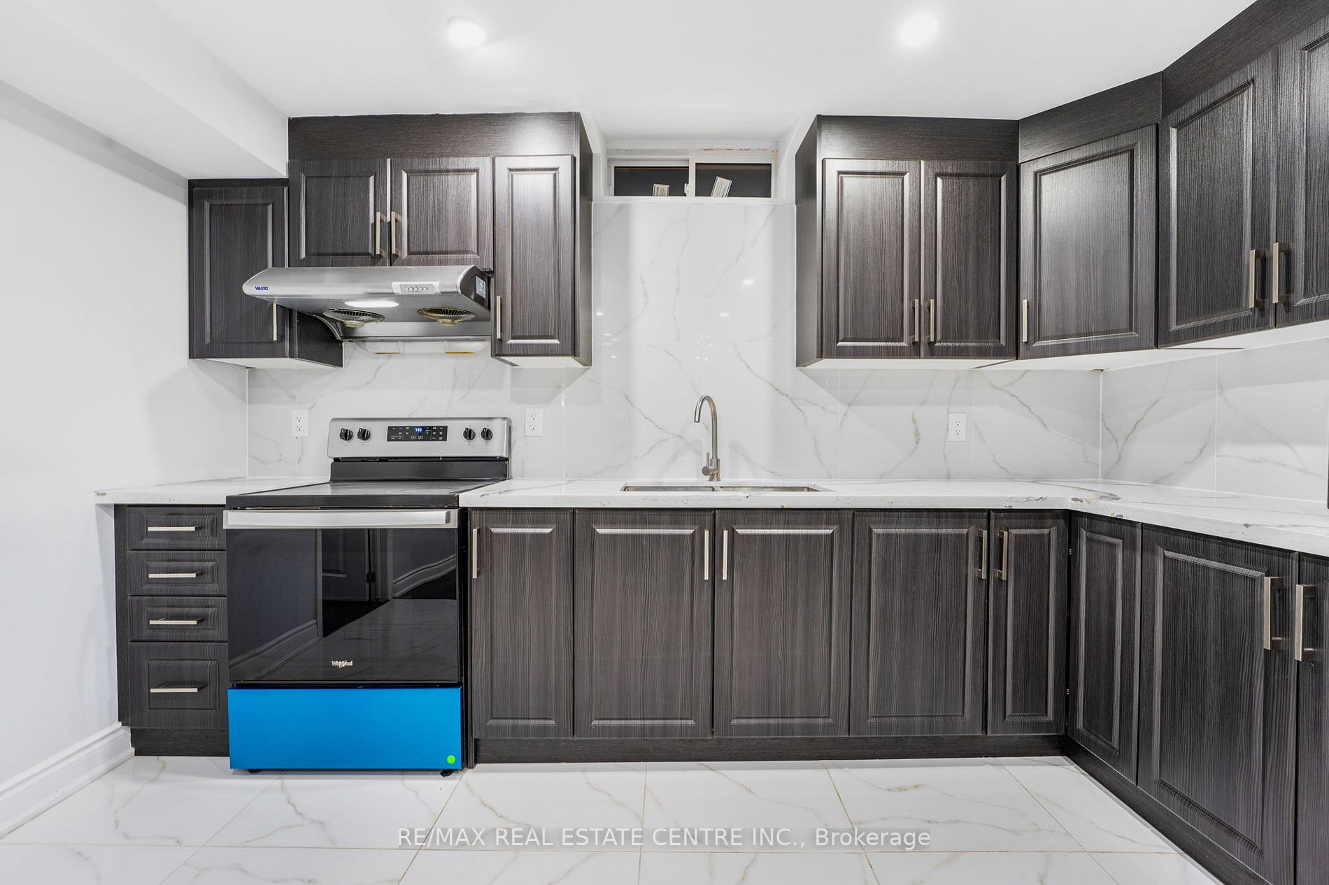 5 Forsyth Cres E